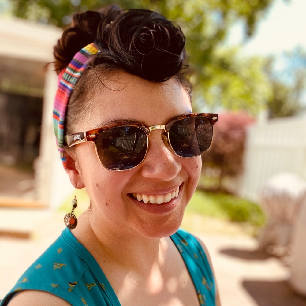 Meet your Posher, Julia